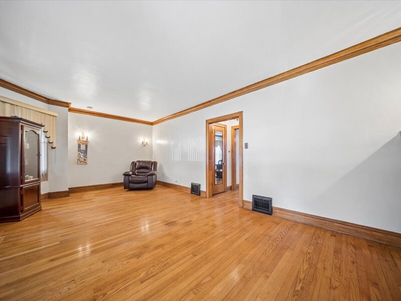 1637 S 10th Avenue Maywood IL 60153