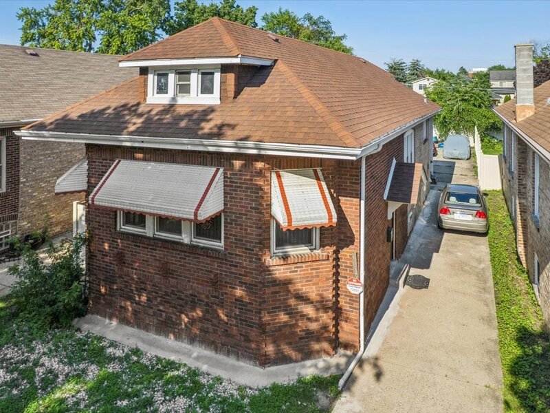 1637 S 10th Avenue Maywood IL 60153