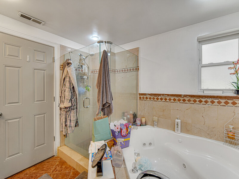 7020 S Paxton Avenue Chicago IL 60649