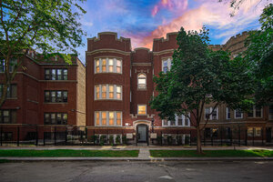 Photo of 7020 S Paxton Avenue Chicago IL 60649