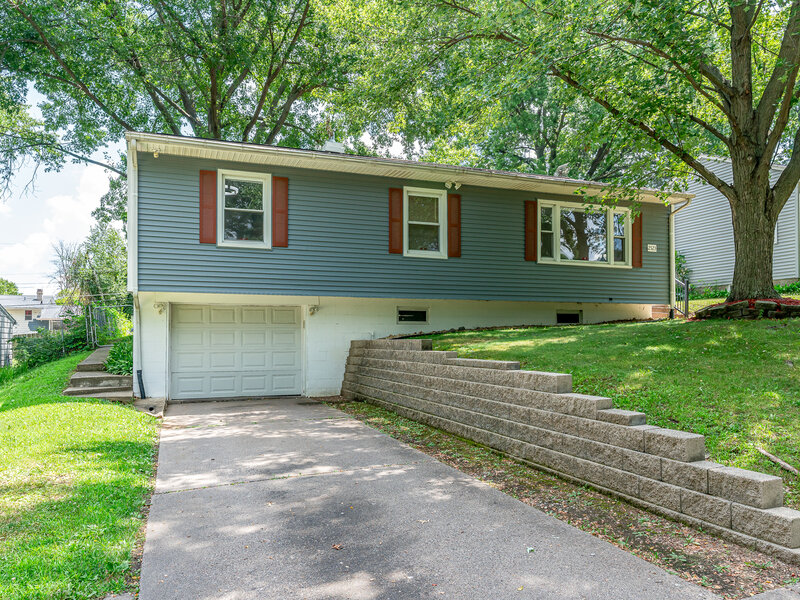 2523 Belle Avenue Davenport IA 52803