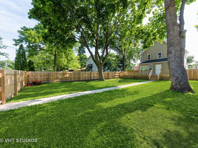1210 Park Avenue North Chicago IL 60064