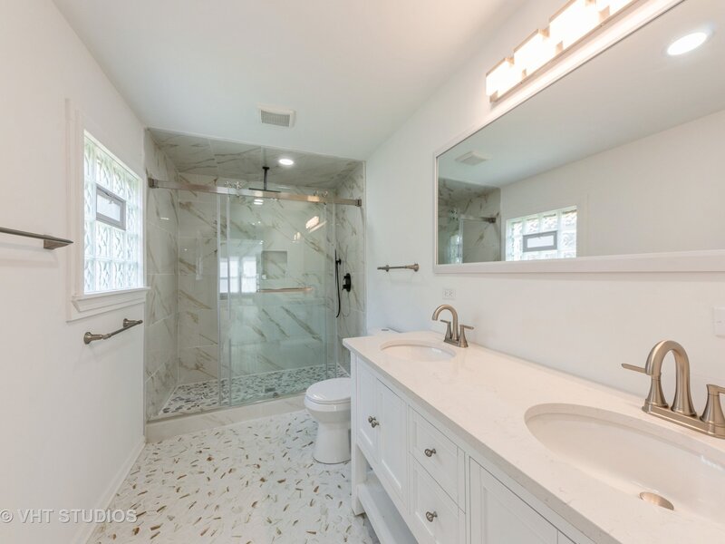 1210 Park Avenue North Chicago IL 60064