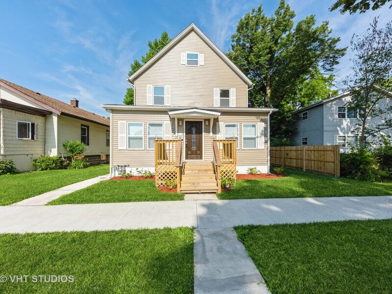 1210 Park Avenue North Chicago IL 60064
