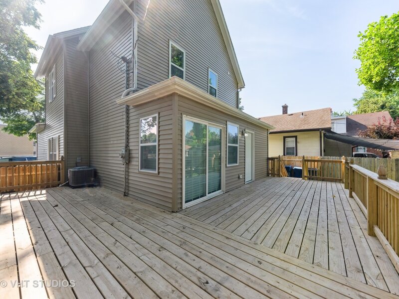1210 Park Avenue North Chicago IL 60064