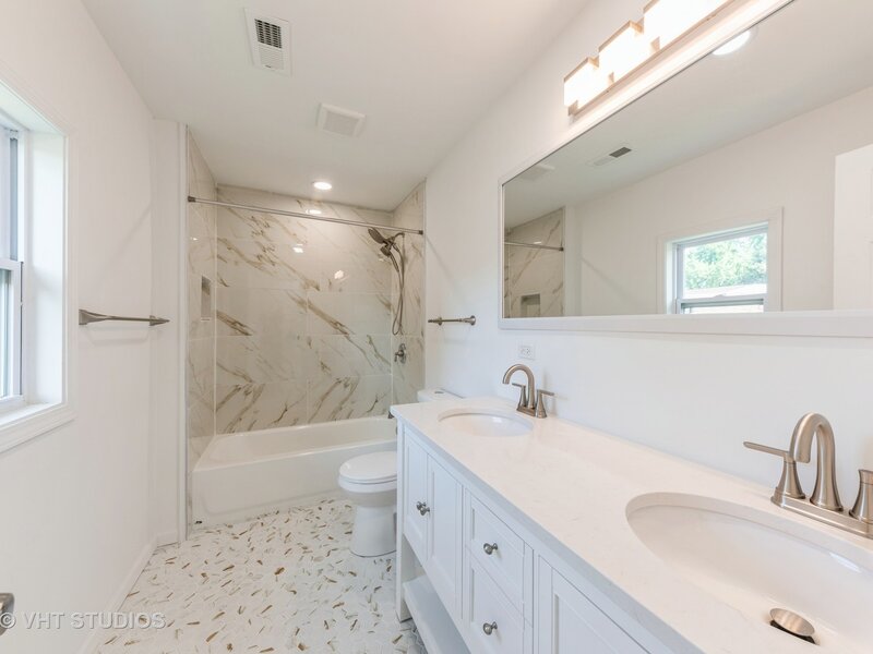 1210 Park Avenue North Chicago IL 60064