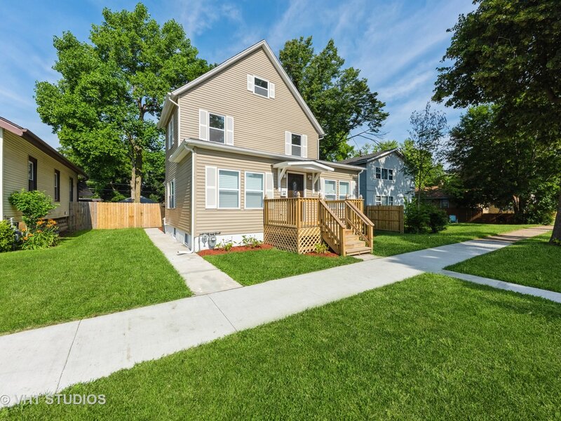 1210 Park Avenue North Chicago IL 60064