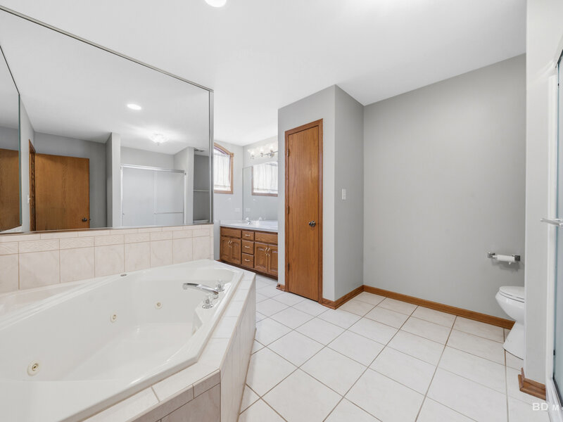 8616 Bantry Boulevard Tinley Park IL 60477