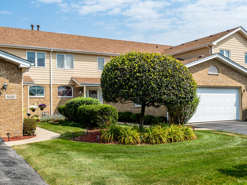 8616 Bantry Boulevard Tinley Park IL 60477