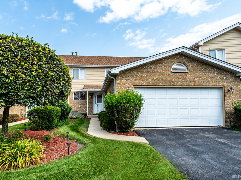 8616 Bantry Boulevard Tinley Park IL 60477