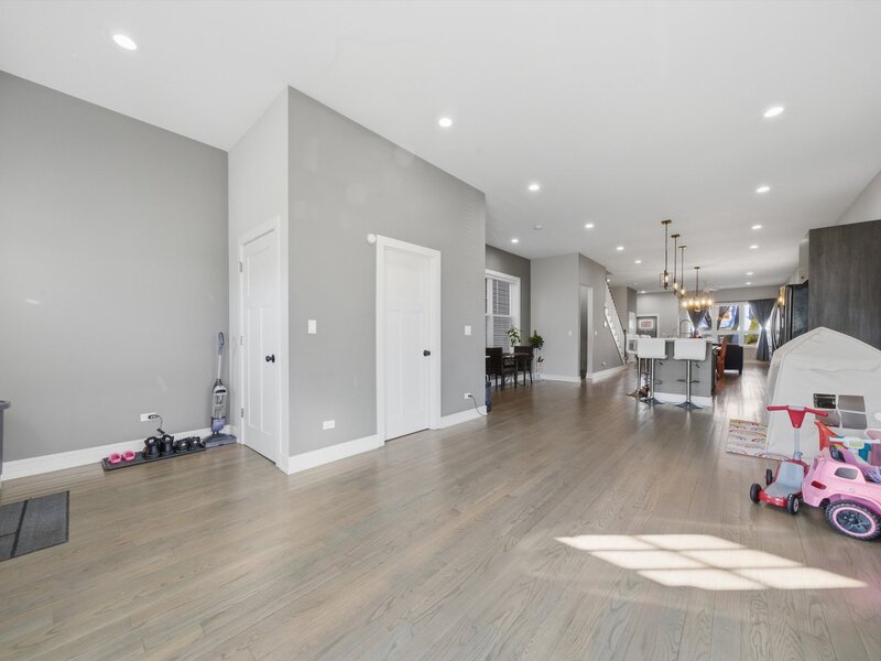 2045 N La Crosse Avenue Chicago IL 60639