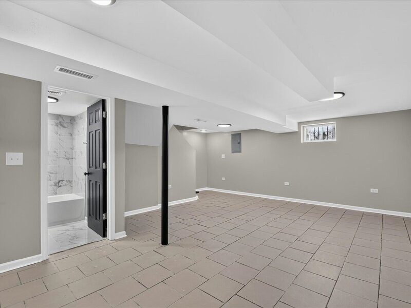 8603 S Exchange Avenue Chicago IL 60617
