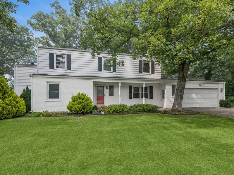 2910 Cherokee Lane Riverwoods IL 60015