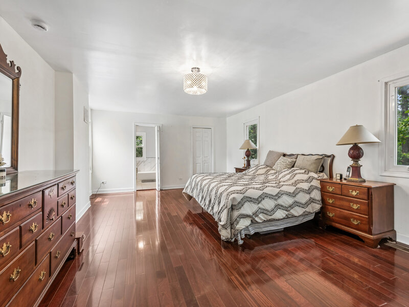 2910 Cherokee Lane Riverwoods IL 60015