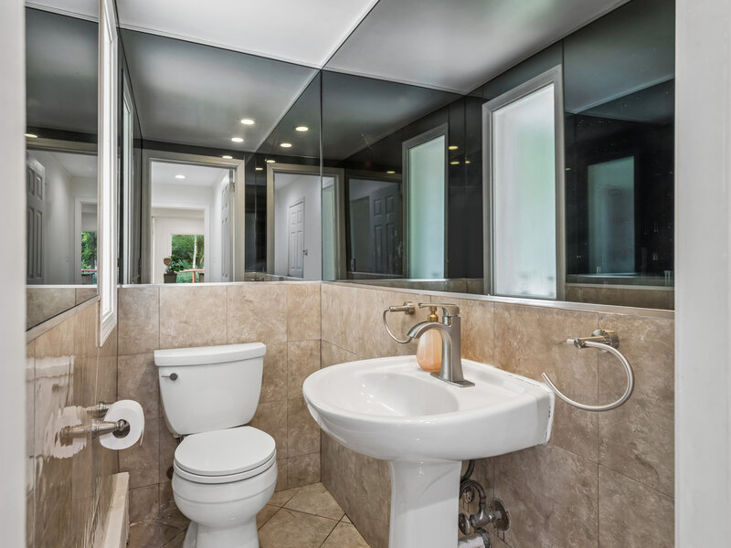 2910 Cherokee Lane Riverwoods IL 60015