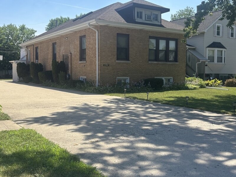 4825 W Jarlath Street Lincolnwood IL 60712