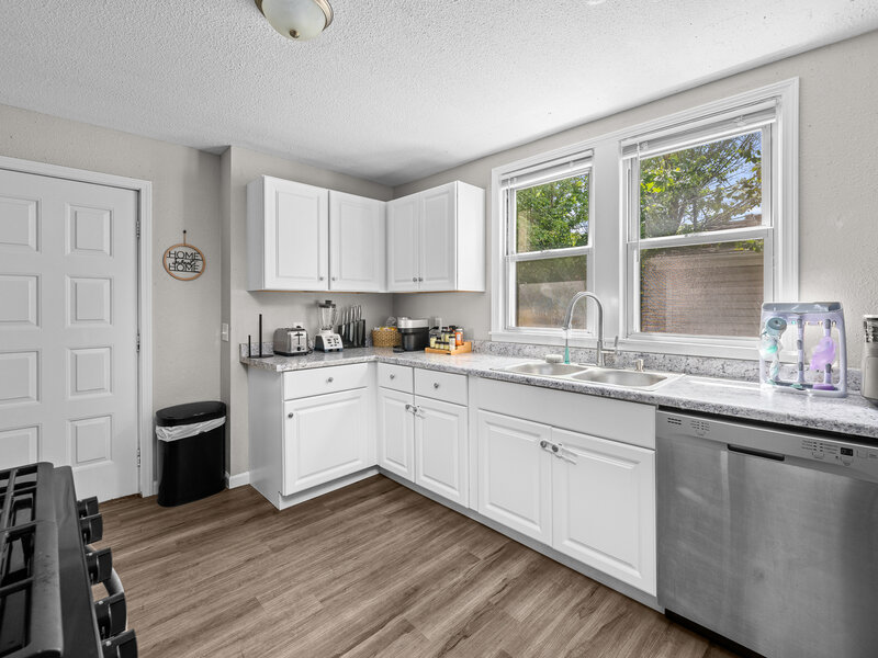 220 30th Avenue East Moline IL 61244