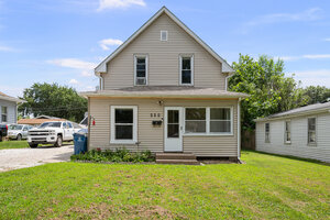 Photo of 220 30th Avenue East Moline IL 61244