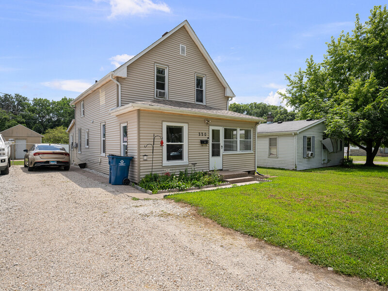220 30th Avenue East Moline IL 61244