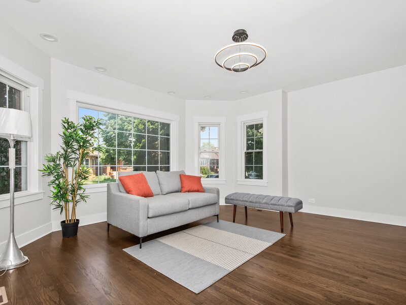 5529 W Cornelia Avenue Chicago IL 60641