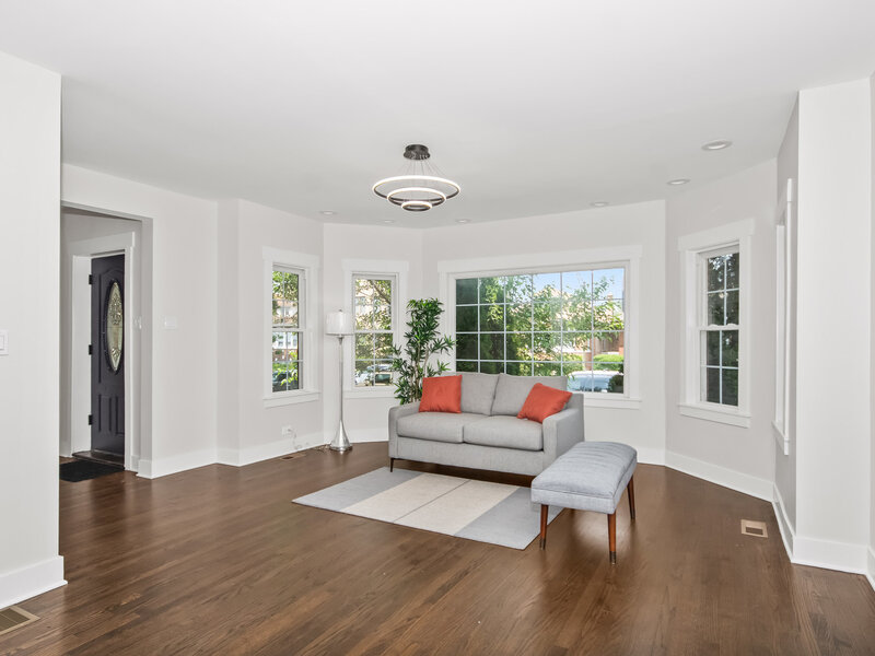 5529 W Cornelia Avenue Chicago IL 60641
