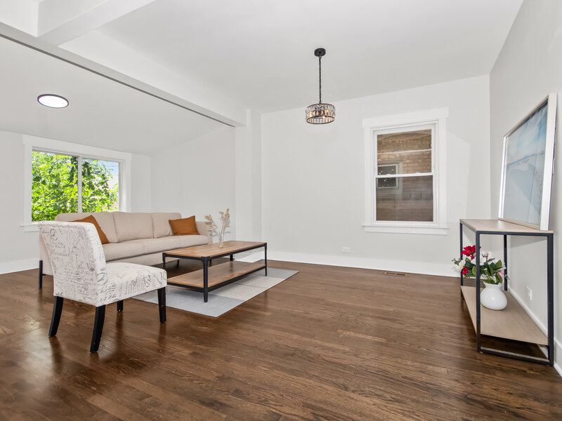 5529 W Cornelia Avenue Chicago IL 60641