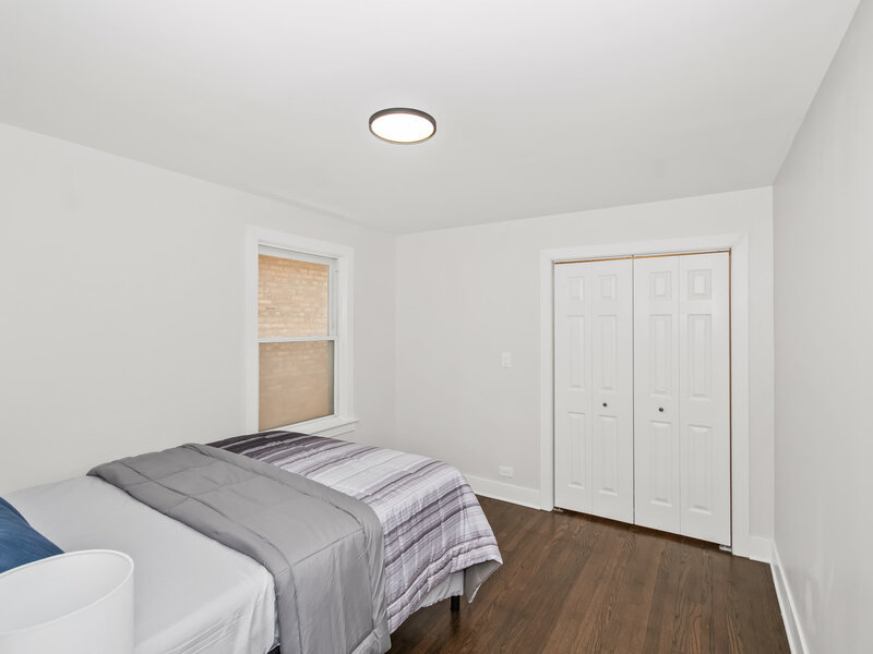 5529 W Cornelia Avenue Chicago IL 60641