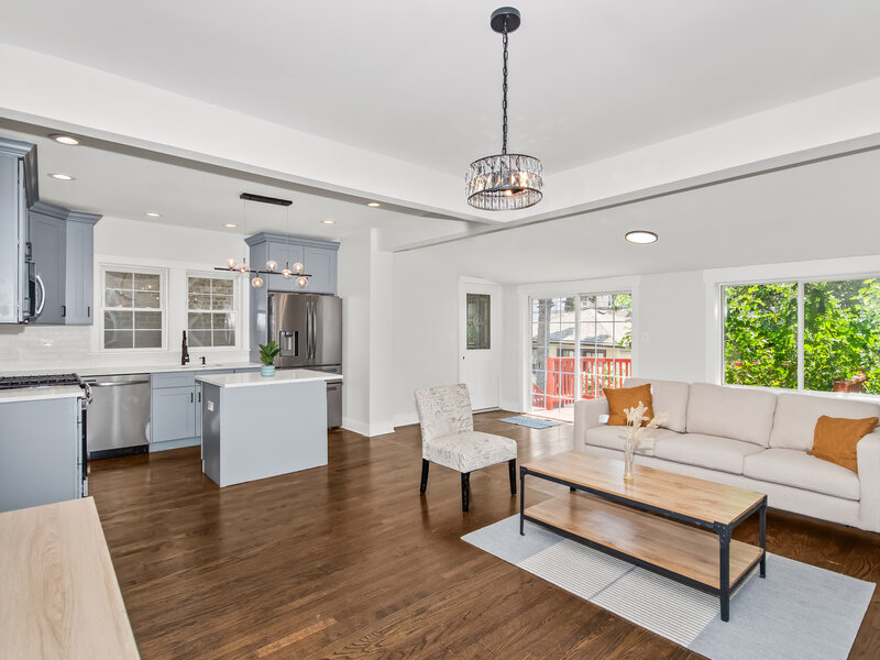 5529 W Cornelia Avenue Chicago IL 60641