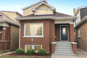 Photo of 5529 W Cornelia Avenue Chicago IL 60641