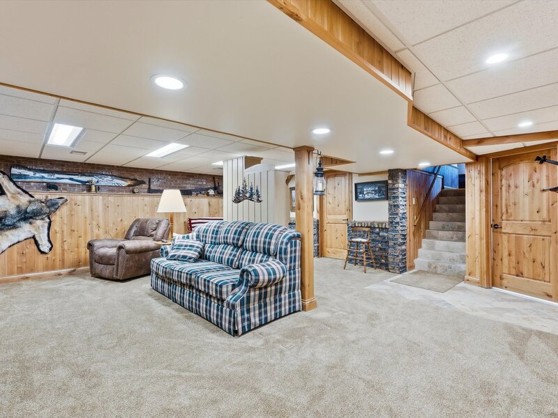 24 W 168th Street South Holland IL 60473