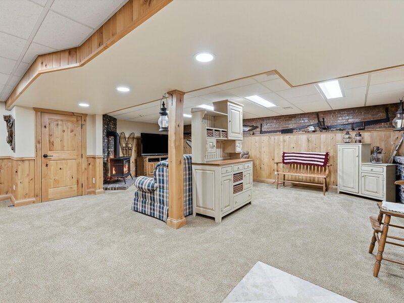 24 W 168th Street South Holland IL 60473