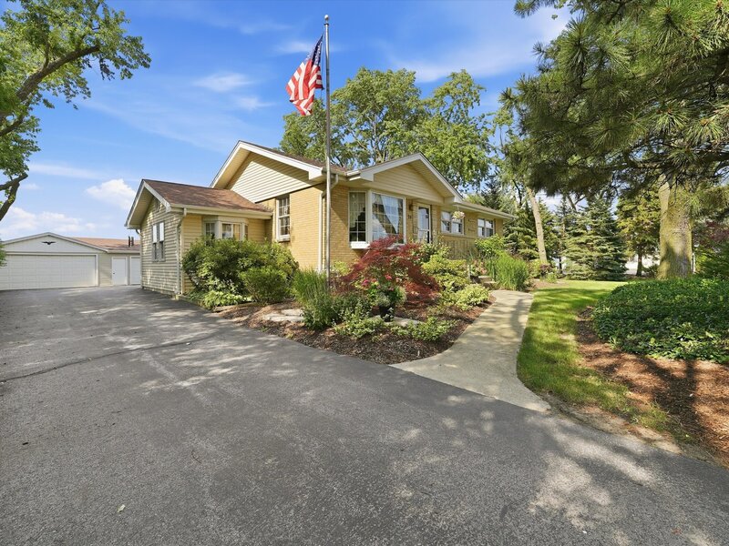 24 W 168th Street South Holland IL 60473