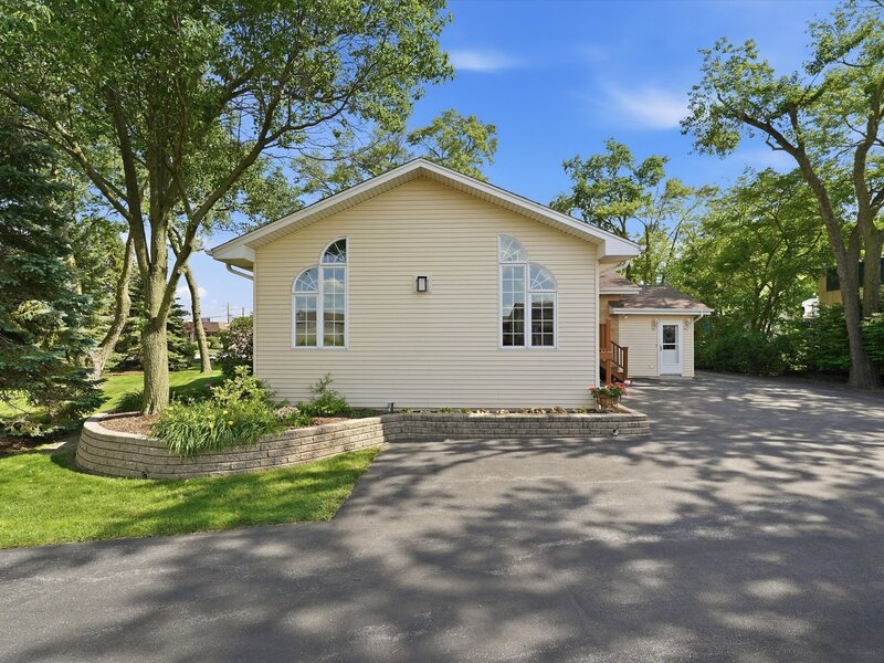 24 W 168th Street South Holland IL 60473