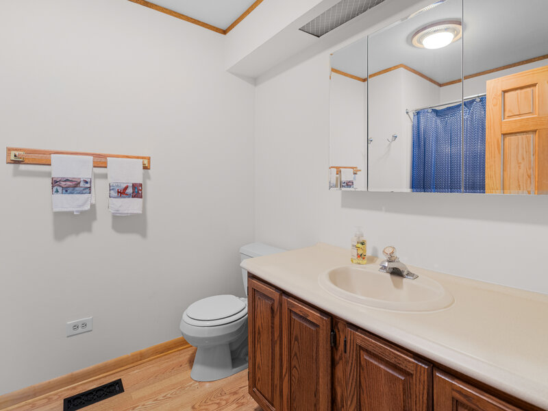 4122 W Lake Shore Drive Wonder Lake IL 60097