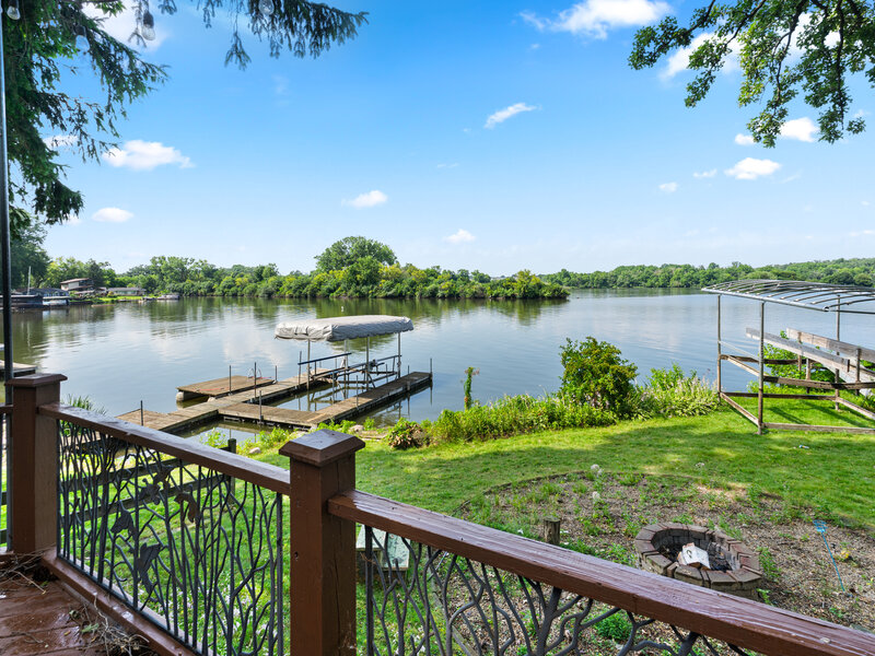 4122 W Lake Shore Drive Wonder Lake IL 60097