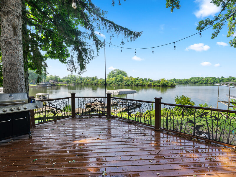 4122 W Lake Shore Drive Wonder Lake IL 60097