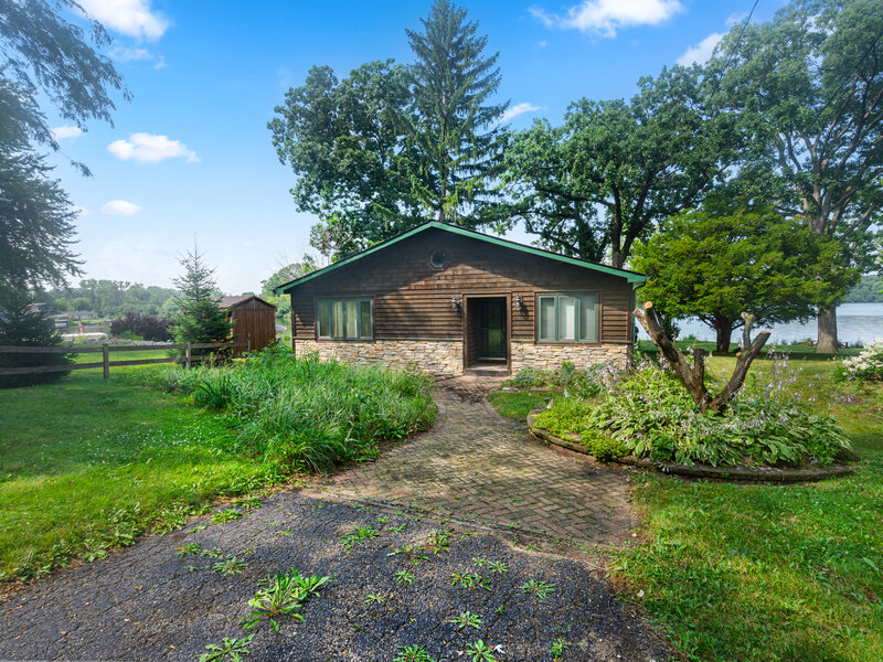 4122 W Lake Shore Drive Wonder Lake IL 60097