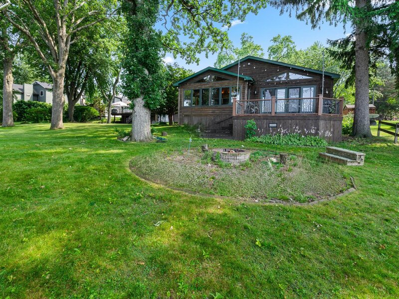 4122 W Lake Shore Drive Wonder Lake IL 60097