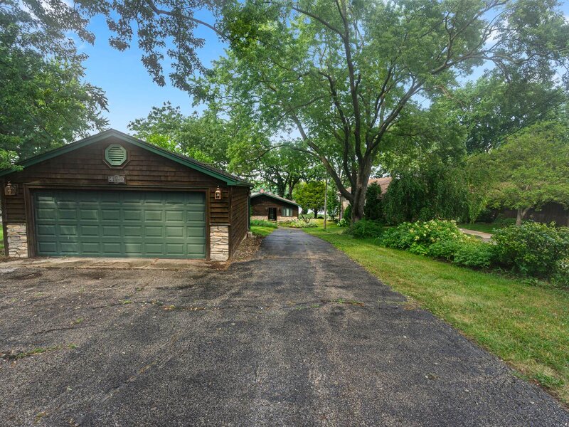 4122 W Lake Shore Drive Wonder Lake IL 60097
