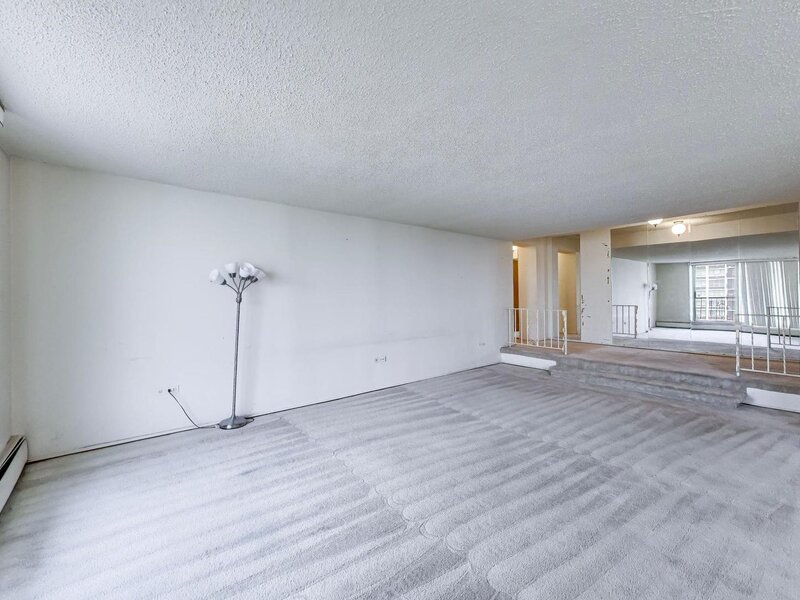 8809 W Golf Road Niles IL 60714