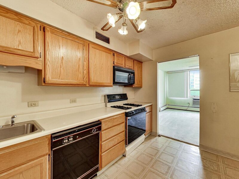 8809 W Golf Road Niles IL 60714