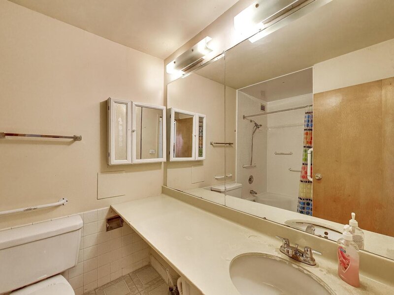 8809 W Golf Road Niles IL 60714