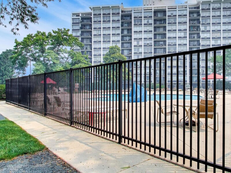 8809 W Golf Road Niles IL 60714