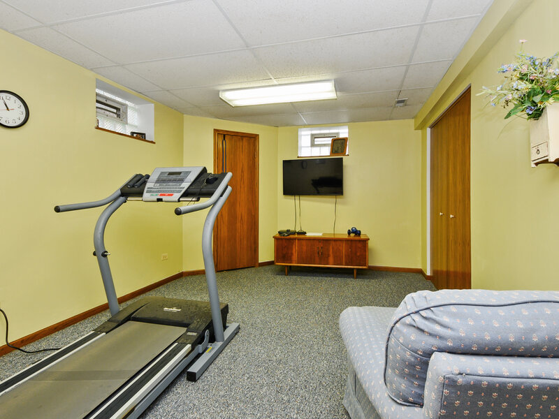 8955 Linden Drive Tinley Park IL 60487