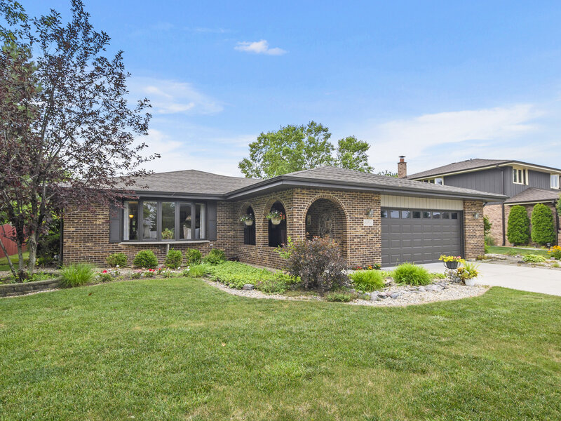 8955 Linden Drive Tinley Park IL 60487
