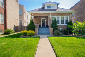 Photo of 10215 S Charles Street Chicago IL 60643