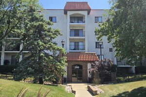 Photo of 350 Plum Creek Drive Wheeling IL 60090 Unit 406