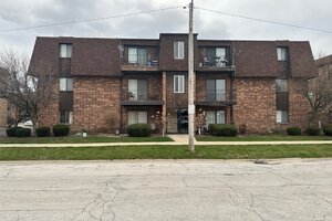 Photo of 14525 S Manistee Avenue Burnham IL 60633 Unit 2B