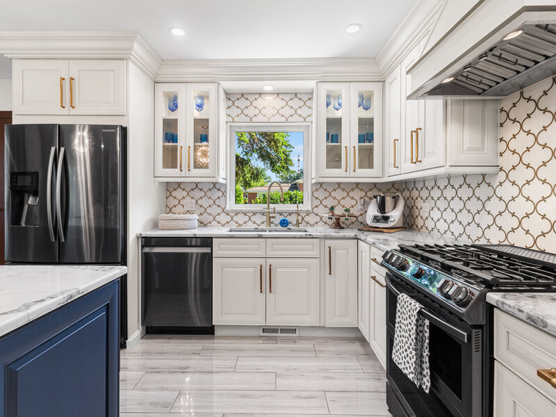 2196 Spruce Avenue Des Plaines IL 60018