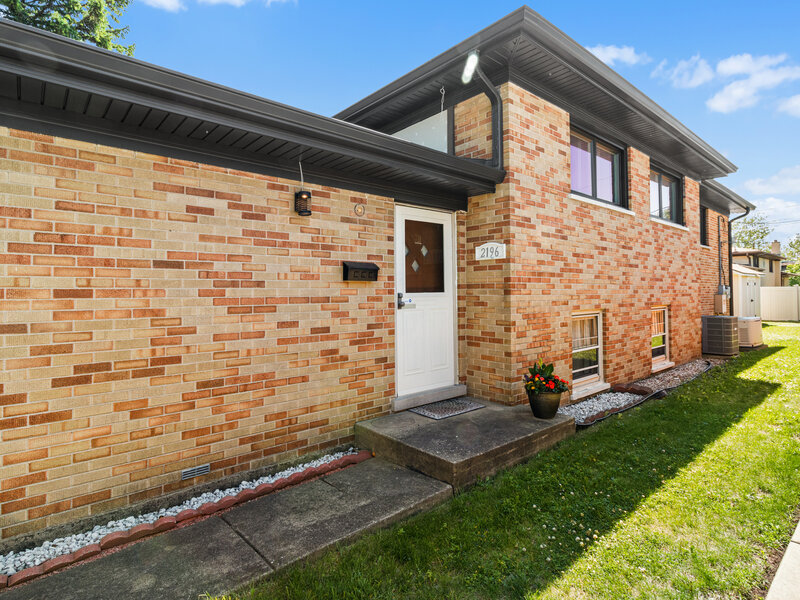 2196 Spruce Avenue Des Plaines IL 60018